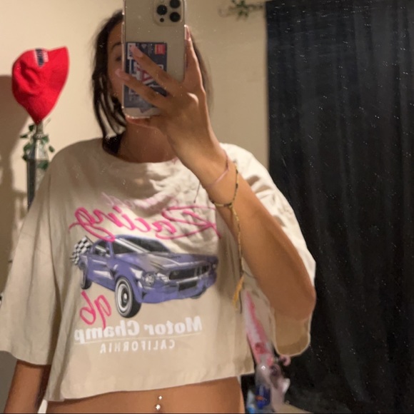 medium crop top - Picture 2 of 2